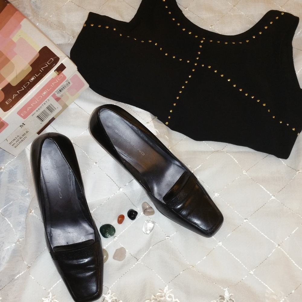 Bandolino 📂 leather shoes 7 IN BOX